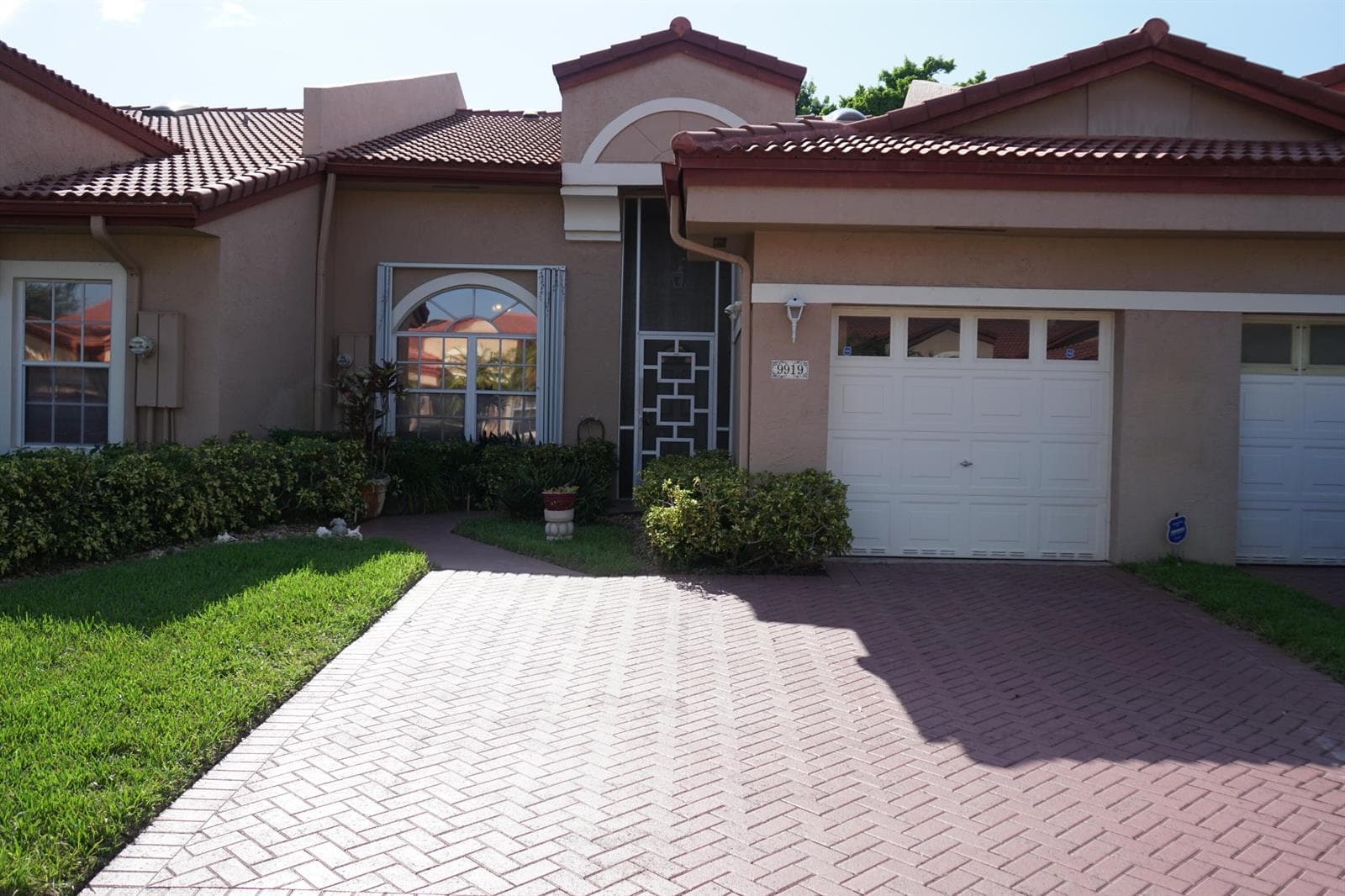 9919 MALVERN Drive, Tamarac FL 33321