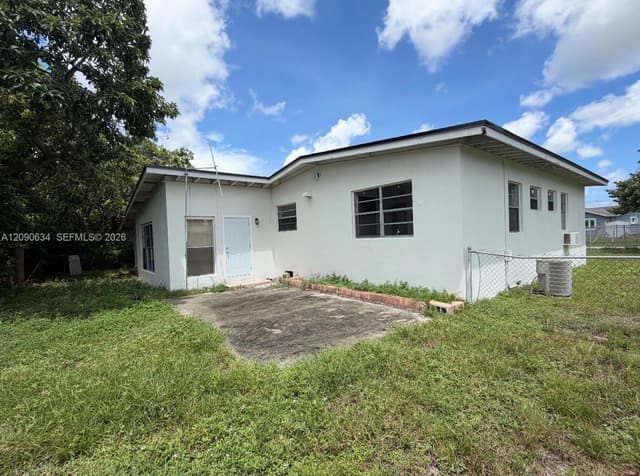 16810 NW 7th Ave Rd, Miami Gardens FL 33169 - Miami Gardens, FL - Photo 2