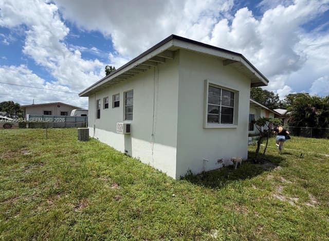 16810 NW 7th Ave Rd, Miami Gardens FL 33169 - Miami Gardens, FL - Photo 3