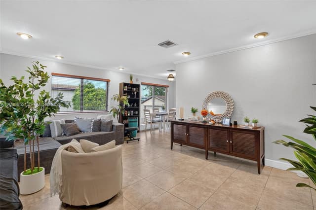 7911 SW 18th Ter, Miami FL 33155 - Miami, FL - Photo 3