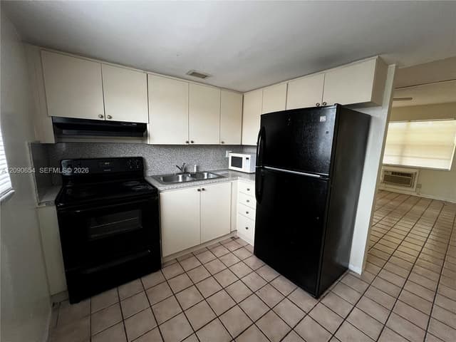 13 NE 2nd Ave # 104, Dania Beach FL 33004 - Dania Beach, FL - Photo 5