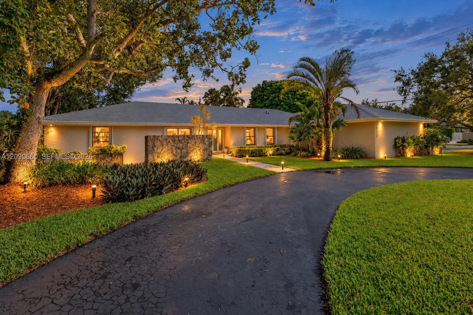 7915 SW 155th St, Palmetto Bay FL 33157 - Palmetto Bay, FL - Photo 1