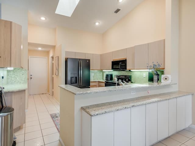 3933 Summer Chase Court, Lake Worth FL 33467 - Lake Worth, FL - Photo 7