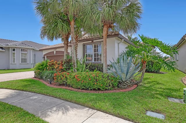 9974 Mantova Drive, Lake Worth FL 33467 - Lake Worth, FL - Photo 2