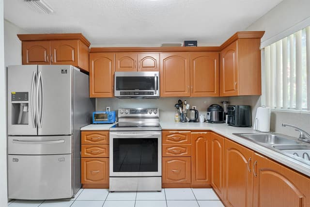1469 SUSSEX Drive, North Lauderdale FL 33068 - North Lauderdale, FL - Photo 6