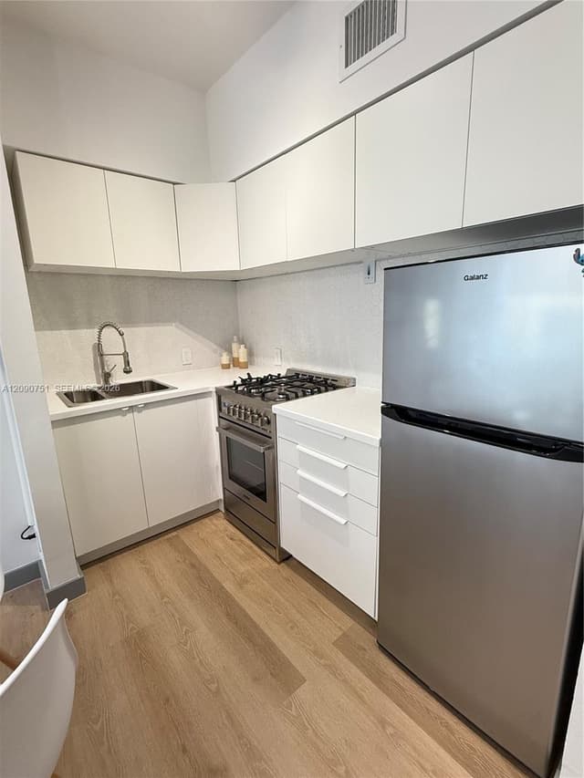 1320 Drexel Ave # 302, Miami Beach FL 33139 - Miami Beach, FL - Photo 2