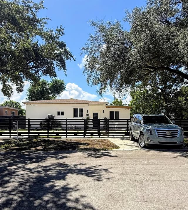 1560 NW 124th St, North Miami FL 33167 - North Miami, FL - Photo 2