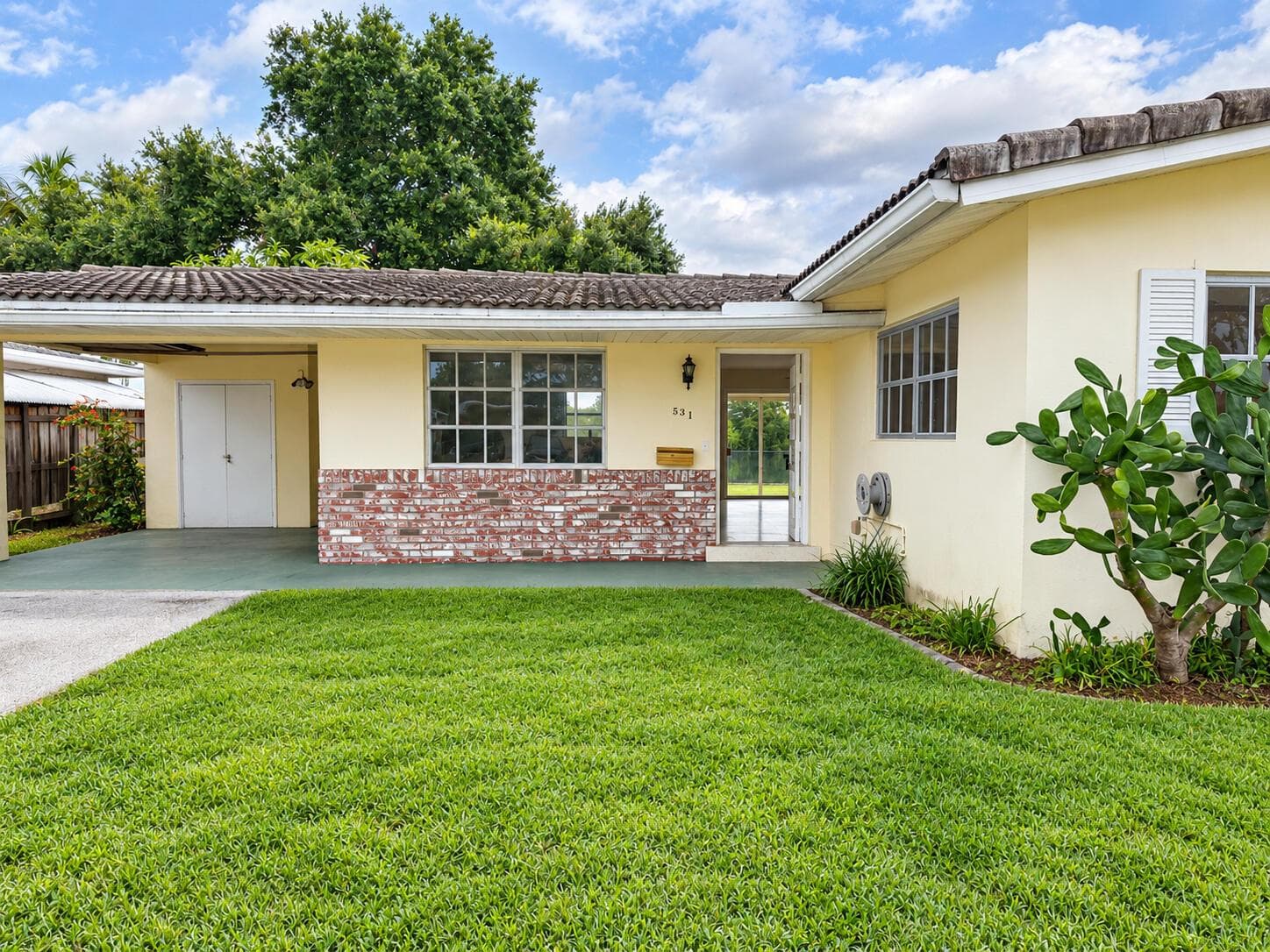 531 SW 11TH Avenue, Hallandale Beach FL 33009