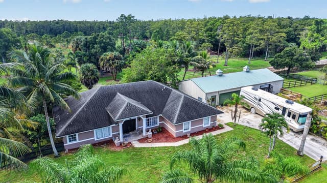 10920 Barn Road, Lake Worth FL 33449 - Lake Worth, FL - Photo 2