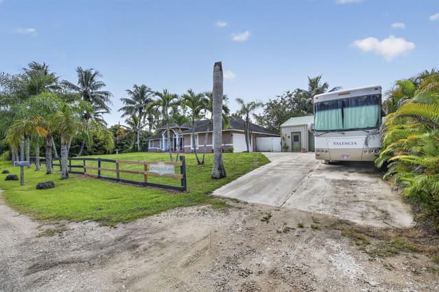 10920 Barn Road, Lake Worth FL 33449 - Lake Worth, FL - Photo 5