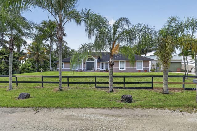 10920 Barn Road, Lake Worth FL 33449 - Lake Worth, FL - Photo 4