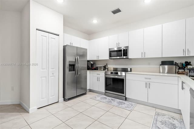 15981 SW 2nd Pl, Pembroke Pines FL 33027 - Pembroke Pines, FL - Photo 6