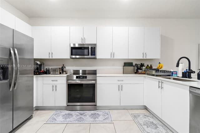 15981 SW 2nd Pl, Pembroke Pines FL 33027 - Pembroke Pines, FL - Photo 5