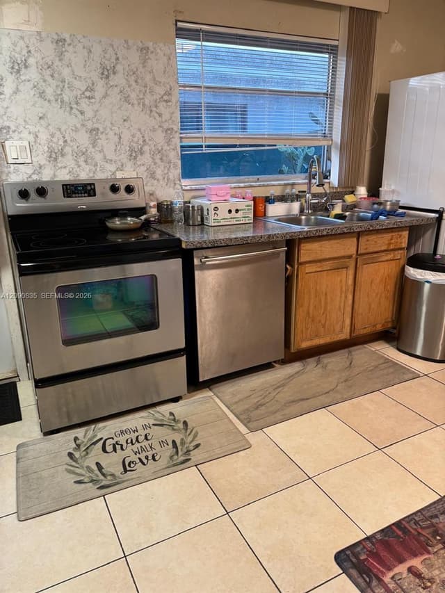 4610 SW 43rd Ter, Dania Beach FL 33314 - Dania Beach, FL - Photo 4