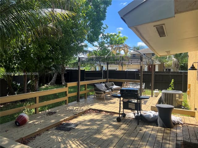 5788 Woodland Point Dr, Tamarac FL 33319 - Tamarac, FL - Photo 7