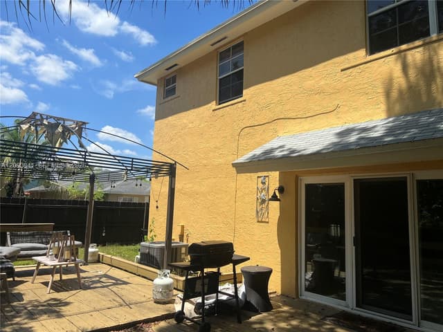 5788 Woodland Point Dr, Tamarac FL 33319 - Tamarac, FL - Photo 5