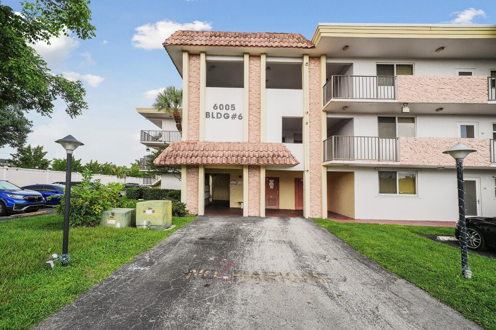 6005 Del Lago Circle # 311, Sunrise FL 33313 - Sunrise, FL - Photo 1