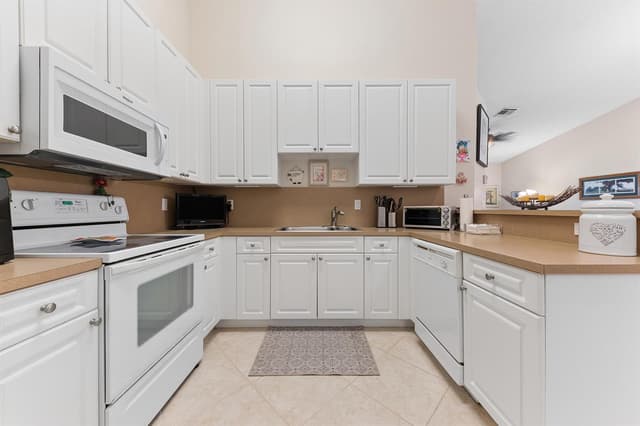 5173 Toscana Trail, Boynton Beach FL 33437 - Boynton Beach, FL - Photo 2