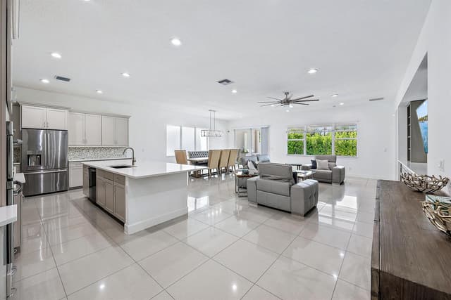 8604 Dumford Lane, Lake Worth FL 33467 - Lake Worth, FL - Photo 7