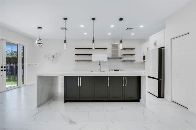 19373 Stonebrook St, Weston FL 33332 - Weston, FL - Photo 3