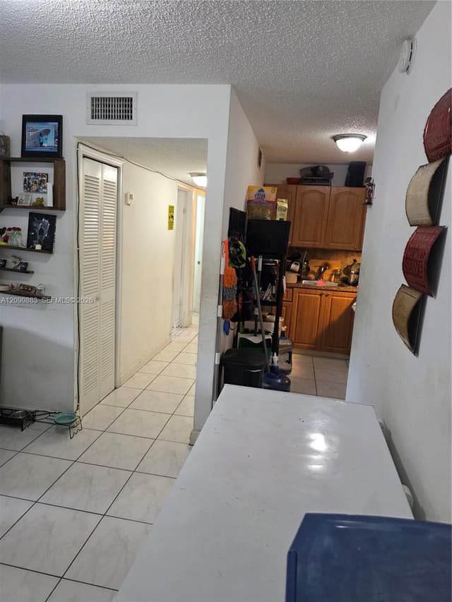2565 W 56th St # 206, Hialeah FL 33016 - Hialeah, FL - Photo 3
