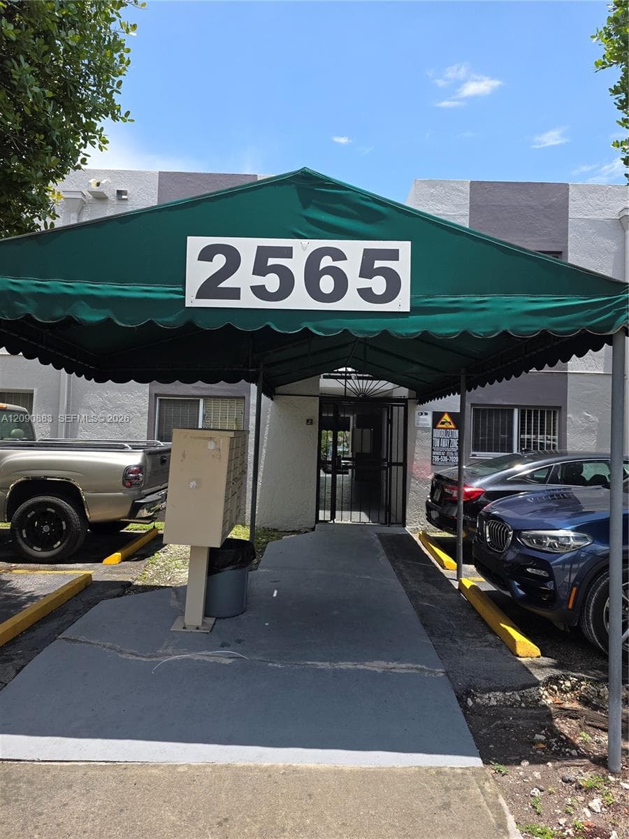 2565 W 56th St # 206, Hialeah FL 33016 - Hialeah, FL - Photo 1