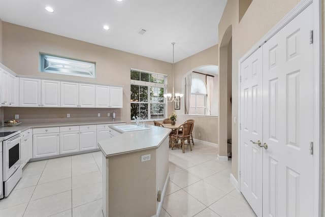 6947 FAIRWAY LAKES Drive, Boynton Beach FL 33472 - Boynton Beach, FL - Photo 7
