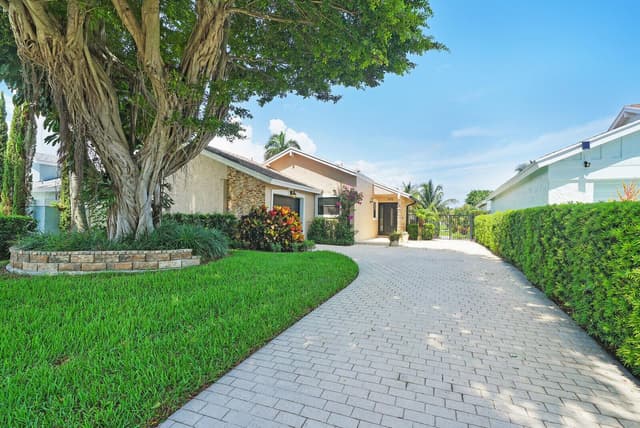 1875 NW 10th Street, Delray Beach FL 33445 - Delray Beach, FL - Photo 2