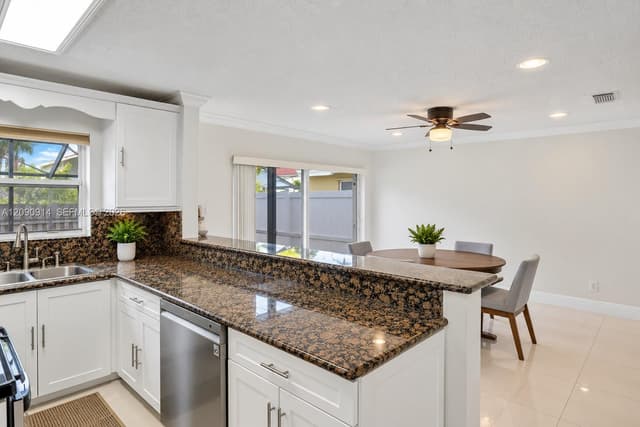 3367 Bonito Ln, Margate FL 33063 - Margate, FL - Photo 7