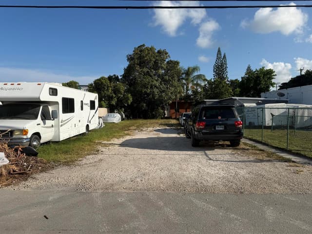 2136 COLLINS Court # 2, Hollywood FL 33020 - Hollywood, FL - Photo 5