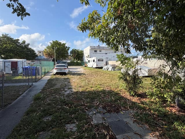 2136 COLLINS Court # 2, Hollywood FL 33020 - Hollywood, FL - Photo 4
