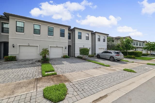 4488 Appleton Circle E, Oakland Park FL 33309 - Oakland Park, FL - Photo 3