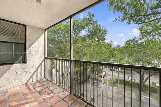 6800 Cypress Rd # 411, Plantation FL 33317 - Plantation, FL - Photo 2