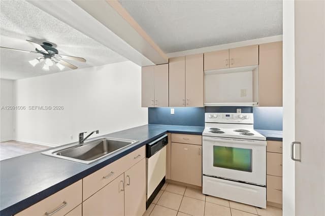 6800 Cypress Rd # 411, Plantation FL 33317 - Plantation, FL - Photo 6