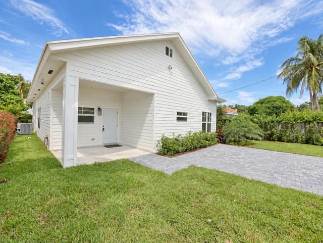 520 38TH Street, West Palm Beach FL 33407 - West Palm Beach, FL - Photo 2