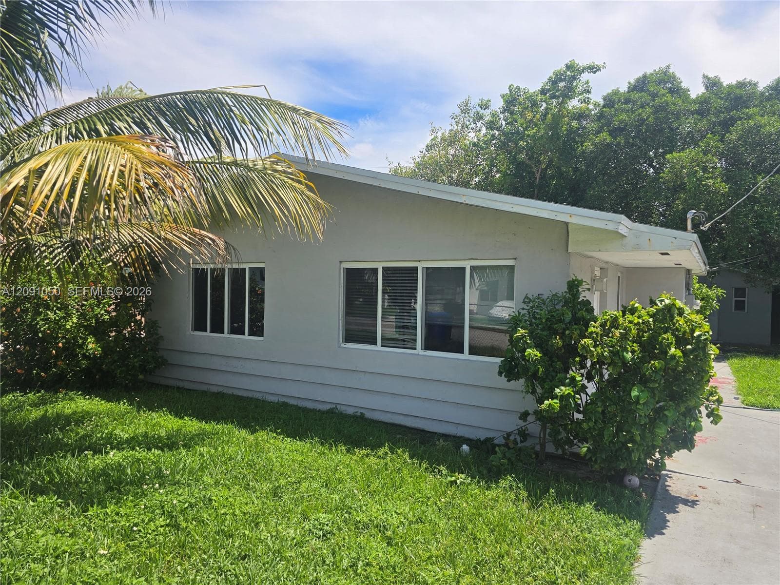 650 NW 49th St, Miami FL 33127