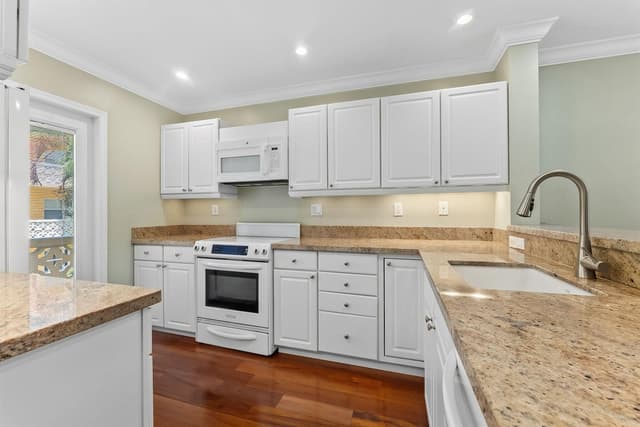 815 Middle River Drive # 202, Fort Lauderdale FL 33304 - Fort Lauderdale, FL - Photo 3