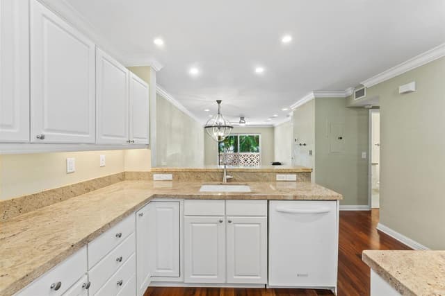 815 Middle River Drive # 202, Fort Lauderdale FL 33304 - Fort Lauderdale, FL - Photo 5