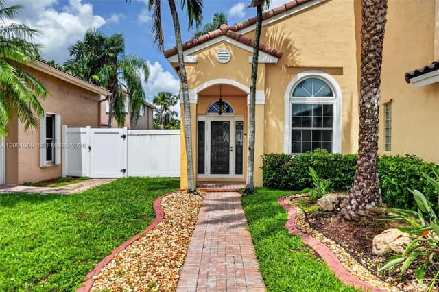 18611 NW 11th St, Pembroke Pines FL 33029 - Pembroke Pines, FL - Photo 5