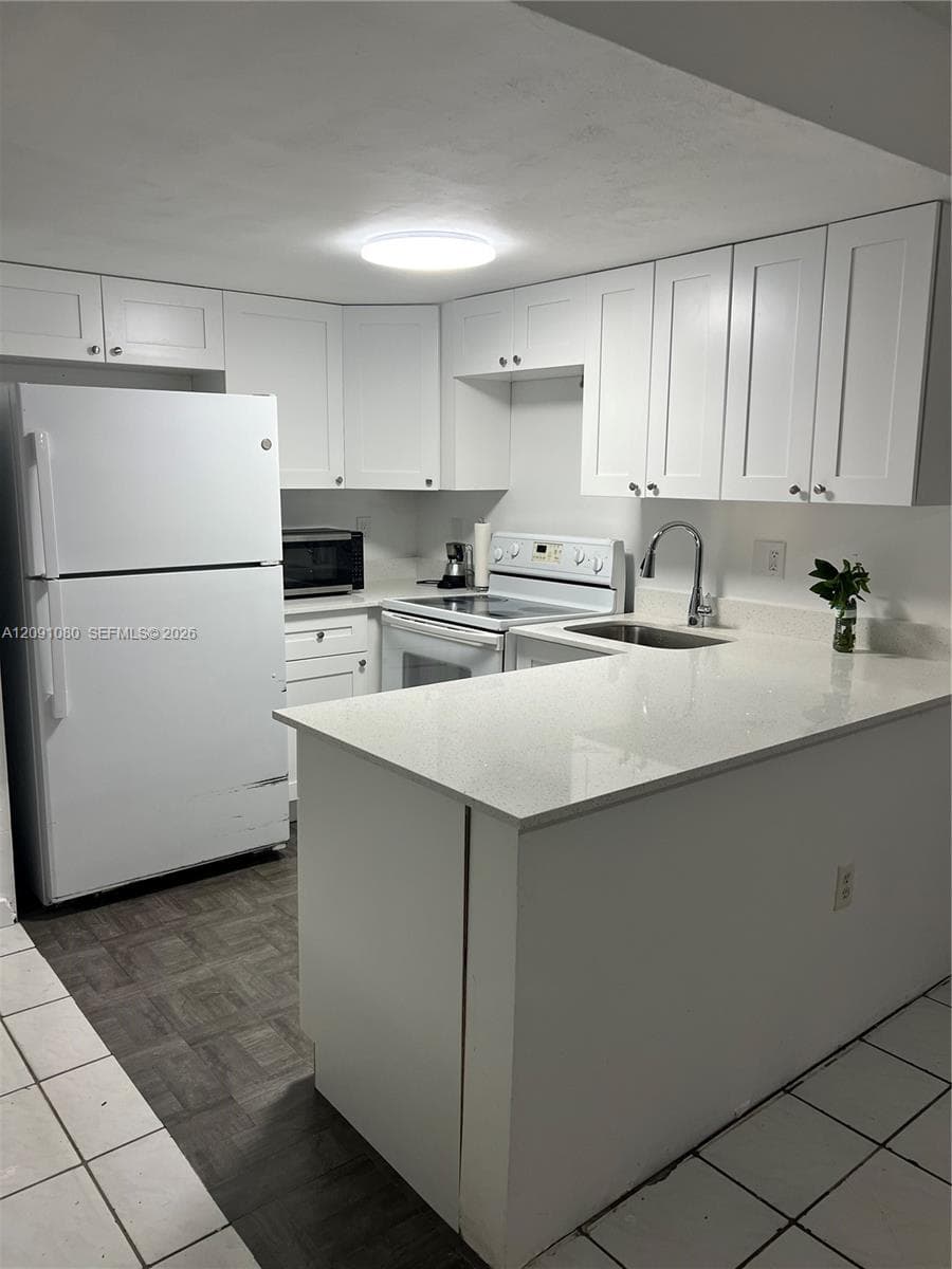 5366 W 26th Ave # 121, Hialeah FL 33016 - Hialeah, FL - Photo 1