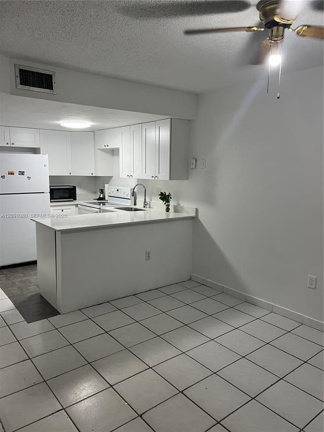 5366 W 26th Ave # 121, Hialeah FL 33016 - Hialeah, FL - Photo 4