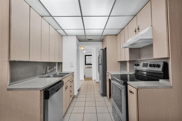 430 Commodore Dr # 304, Plantation FL 33325 - Plantation, FL - Photo 3