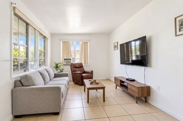 526 NW 44th Ave, Miami FL 33126 - Miami, FL - Photo 7