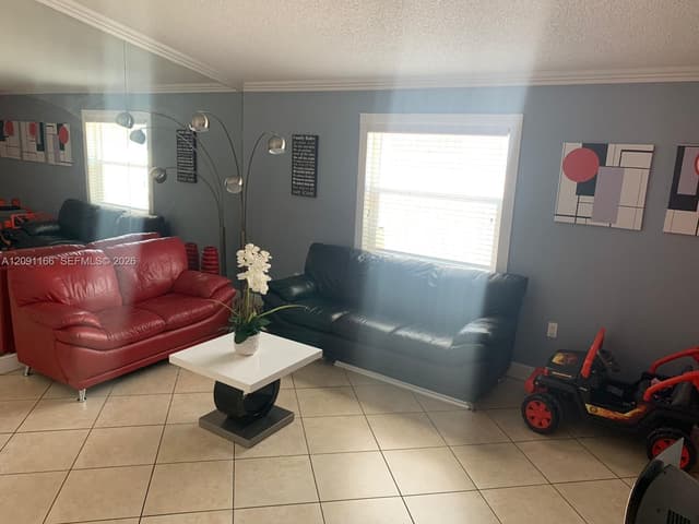 6940 W 25th Ln, Hialeah FL 33016 - Hialeah, FL - Photo 3