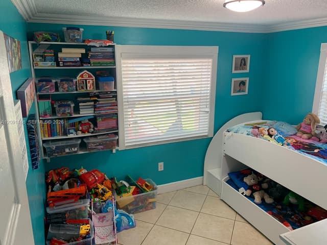 6940 W 25th Ln, Hialeah FL 33016 - Hialeah, FL - Photo 4