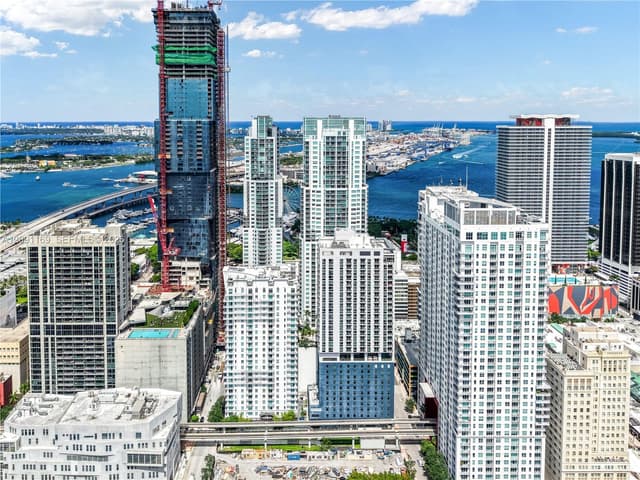 227 NE 2nd St # 2806, Miami FL 33132 - Miami, FL - Photo 2