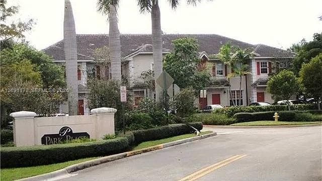 739 NW 42nd Ave, Plantation FL 33317 - Plantation, FL - Photo 4