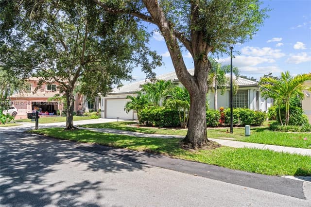 6420 Mallards Way, Coconut Creek FL 33073 - Coconut Creek, FL - Photo 3