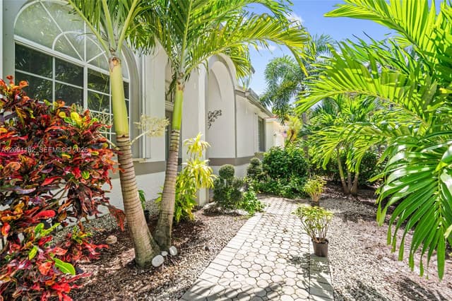 6420 Mallards Way, Coconut Creek FL 33073 - Coconut Creek, FL - Photo 4