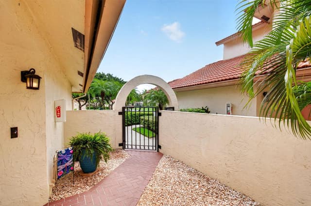 8320 Waterline Drive # 202, Boynton Beach FL 33472 - Boynton Beach, FL - Photo 3